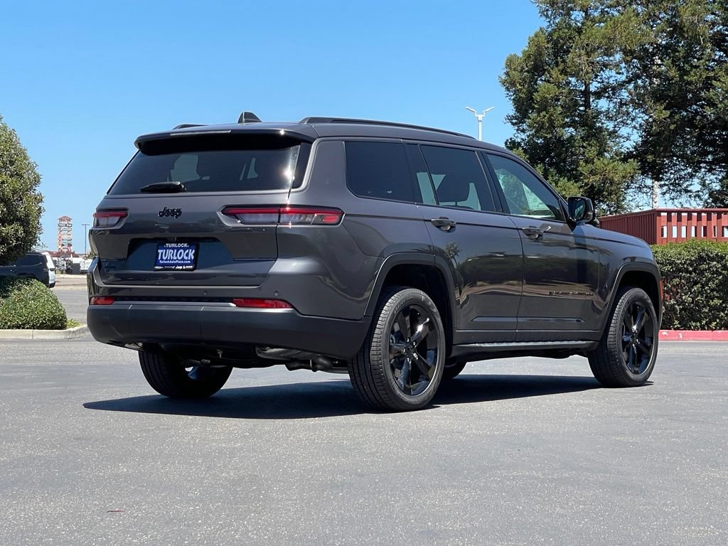 New 2026 Jeep Grand Cherokee L Limited w/ Limited Altitude Package AWD/4WD image 3