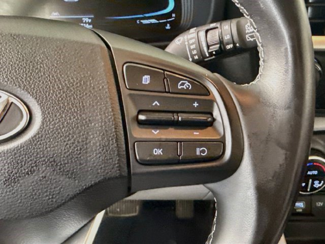 Used 2024 Hyundai Venue SEL FWD image 14
