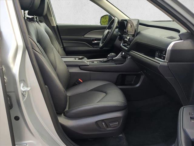 Used 2025 Toyota Grand Highlander FWD image 22