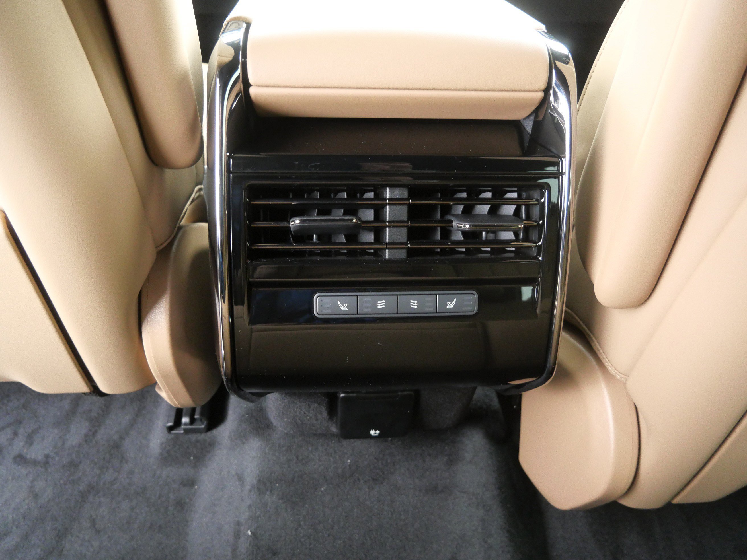 New 2026 Land Rover Range Rover Sport SE AWD/4WD image 7