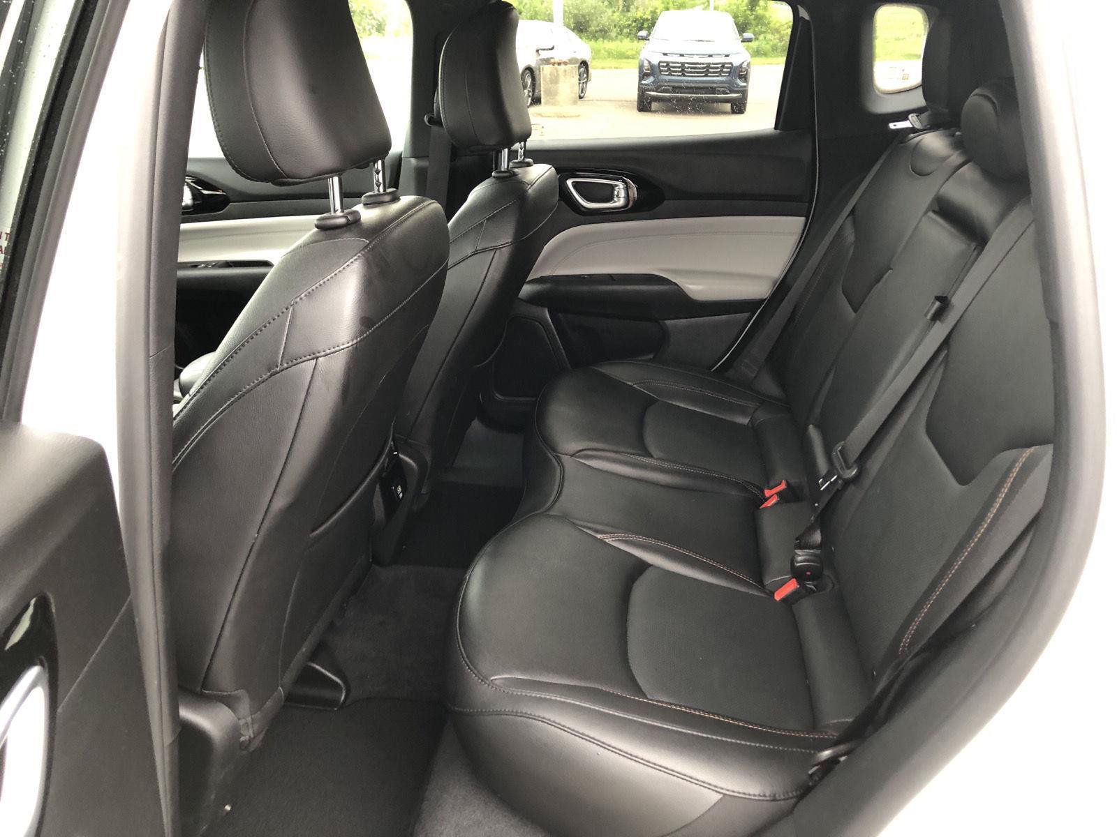 Used 2023 Jeep Compass Limited AWD/4WD image 13