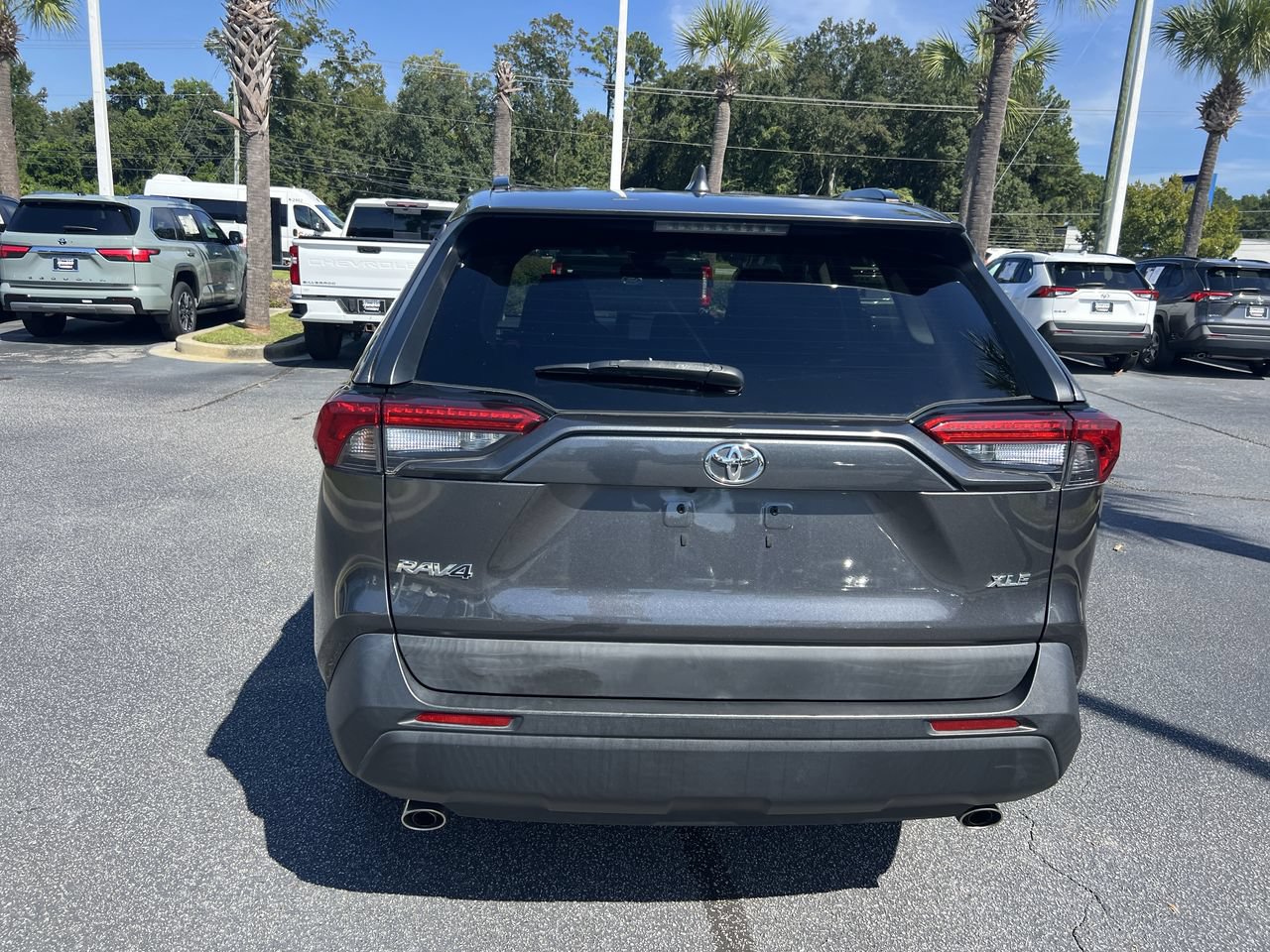 Used 2021 Toyota RAV4 XLE w/ Convenience Package FWD image 9