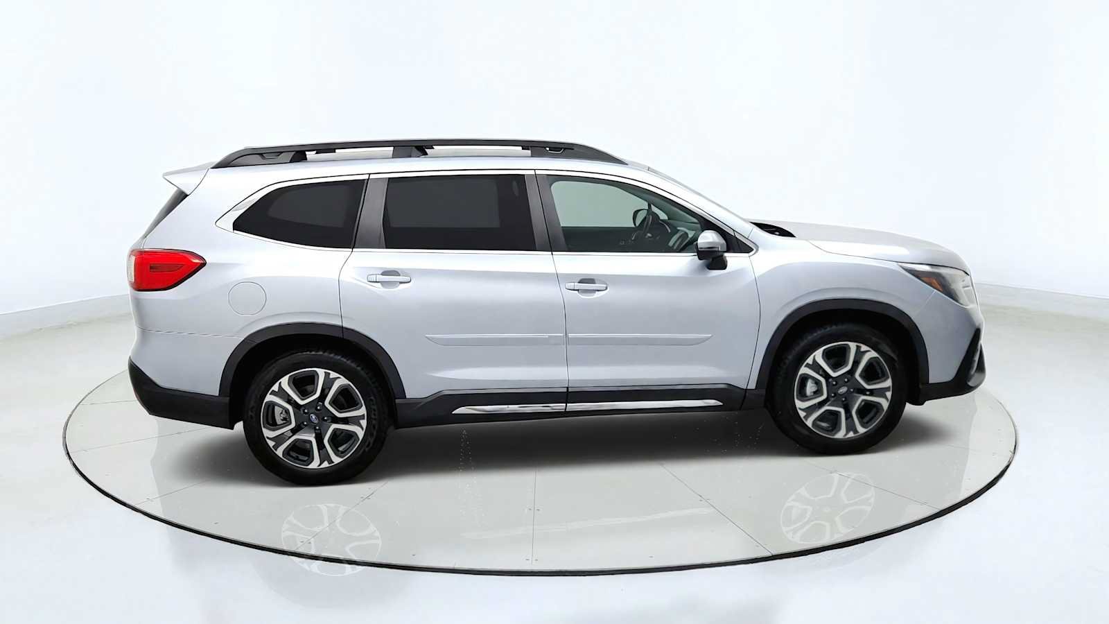 Used 2023 Subaru Ascent Limited AWD/4WD image 10