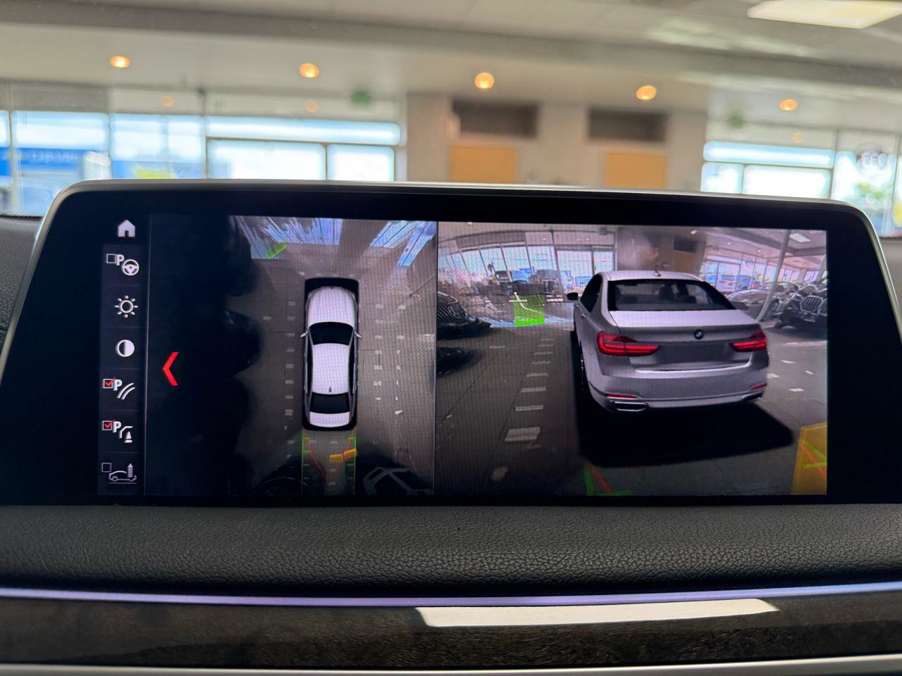 Used 2018 BMW 750i image 21