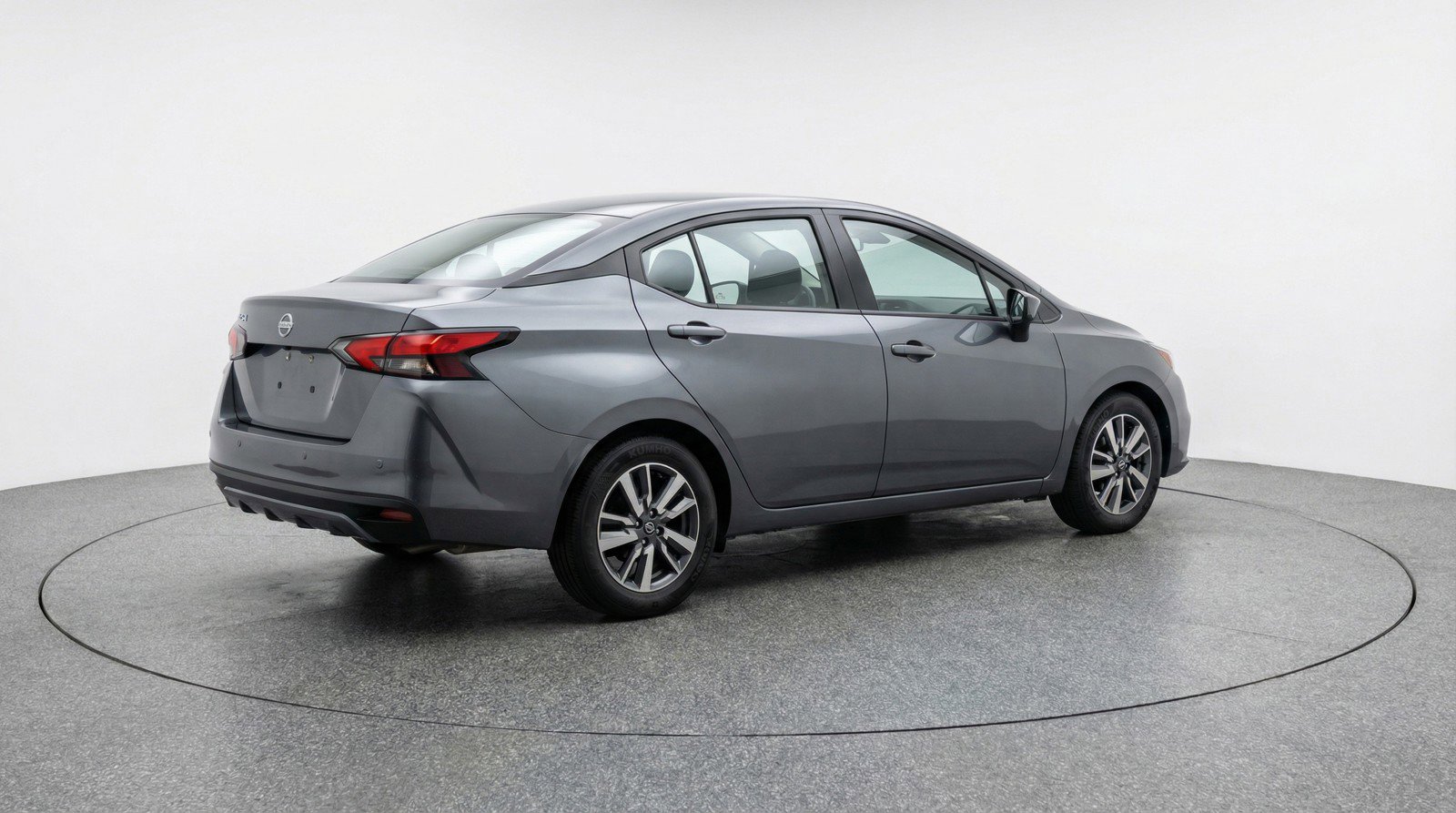 Used 2025 Nissan Versa SV image 9