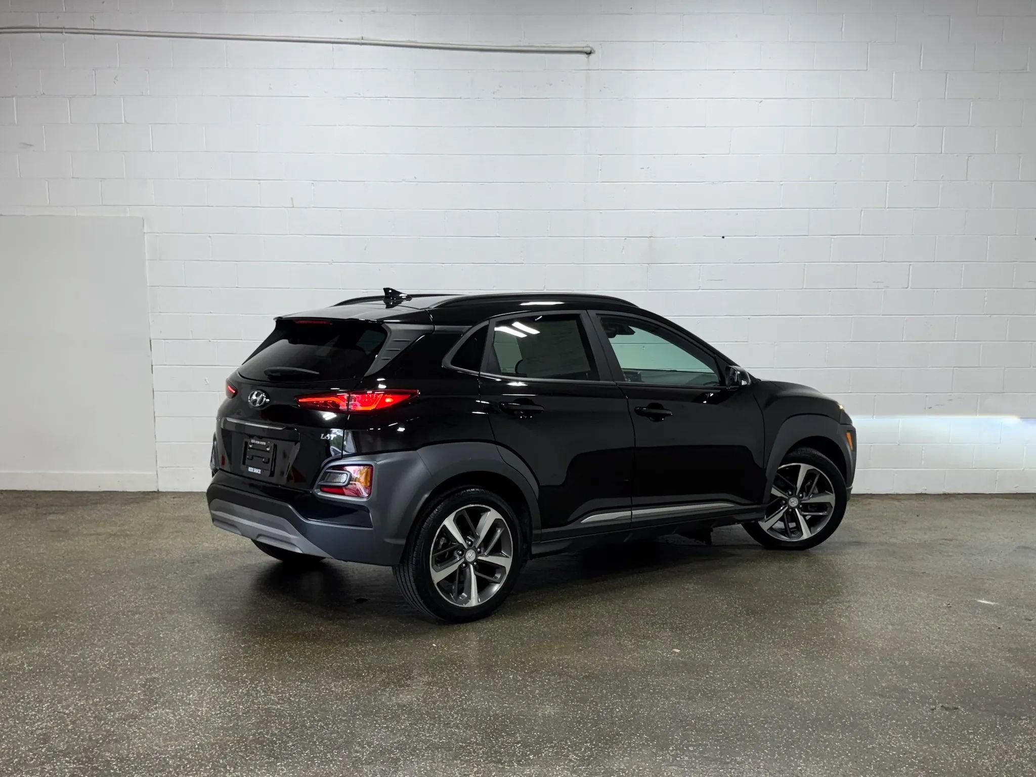 Used 2020 Hyundai Kona Limited FWD image 3