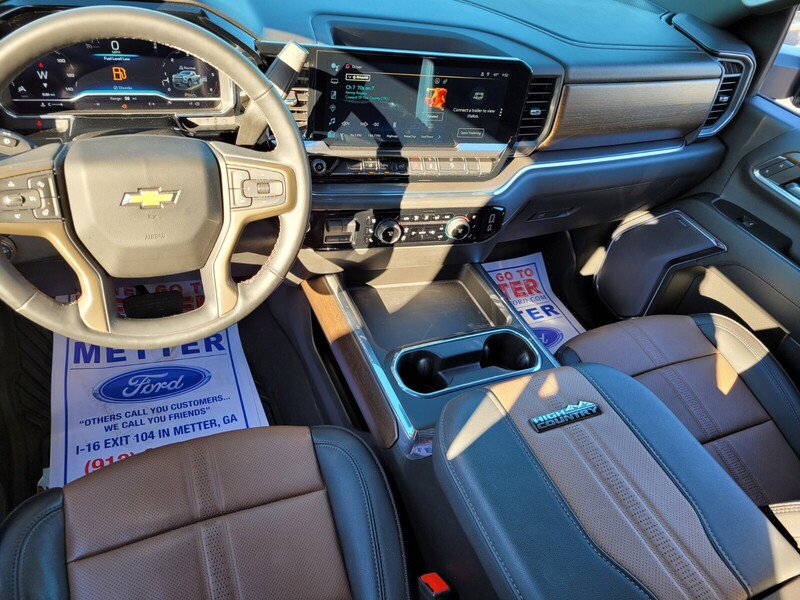 Used 2024 Chevrolet Silverado 2500 High Country w/ Z71 Off-Road Package image 8