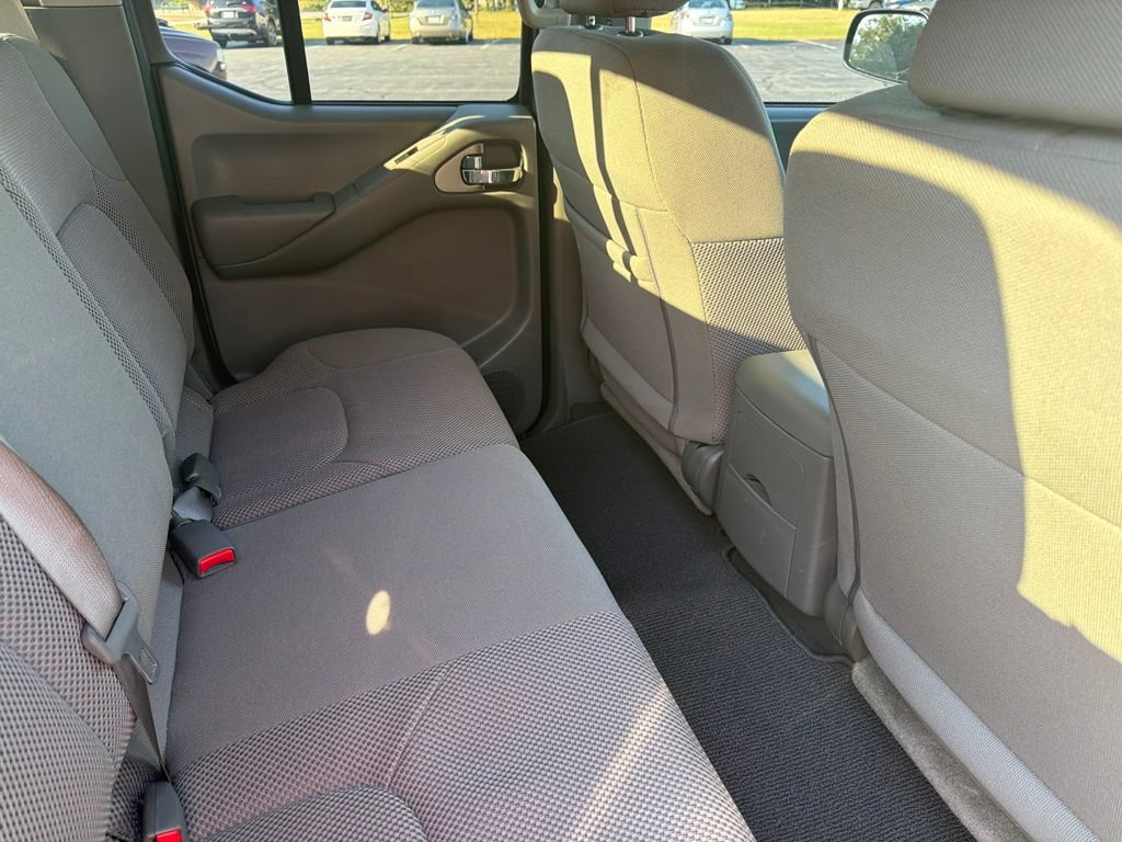 Used 2019 Nissan Frontier SV AWD/4WD image 13