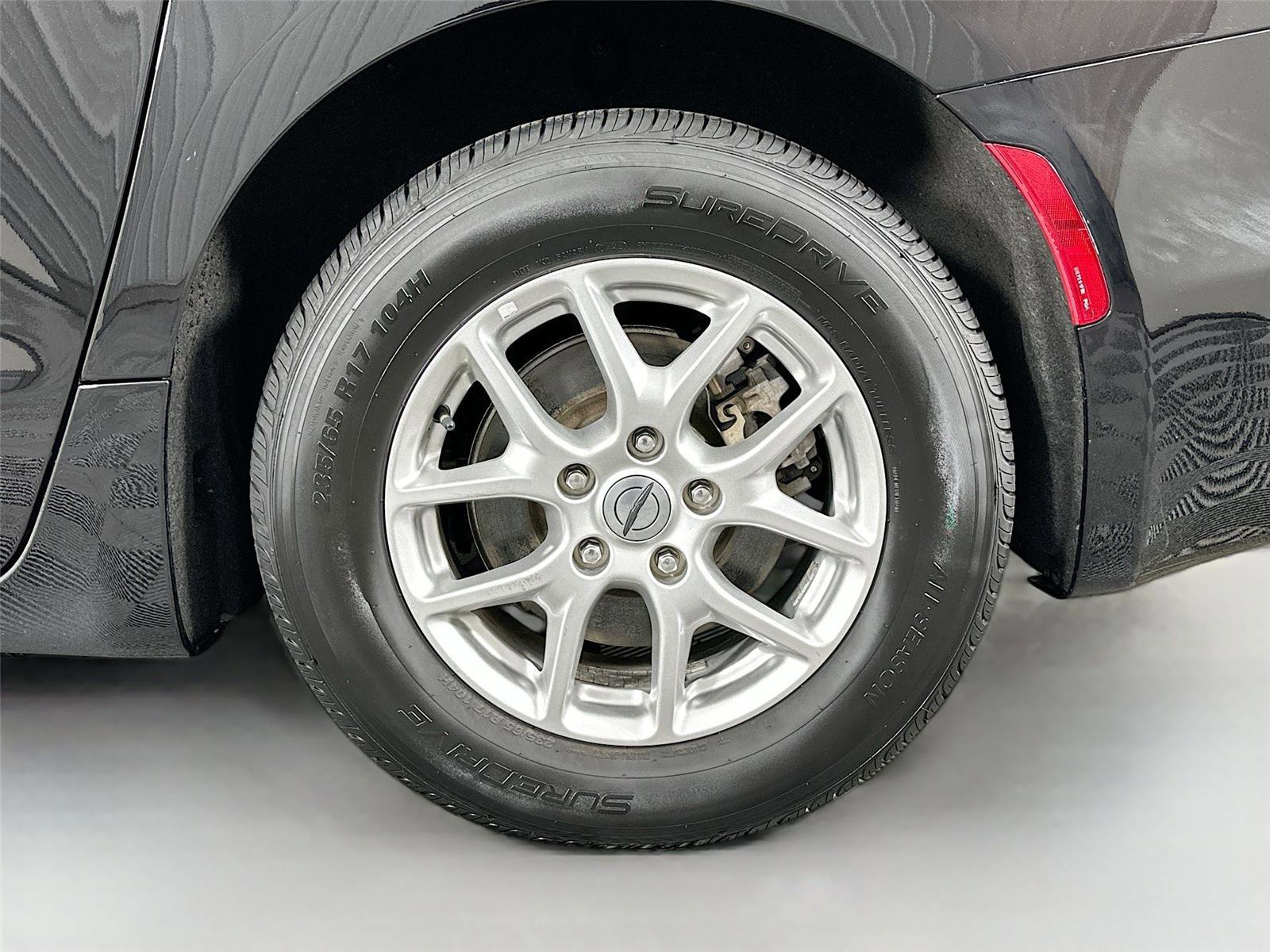 Used 2024 Chrysler Pacifica Touring-L FWD image 30