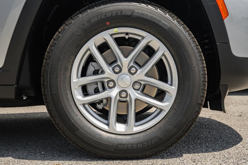 New 2025 Jeep Grand Cherokee Laredo X w/ Luxury Tech Group I image 17