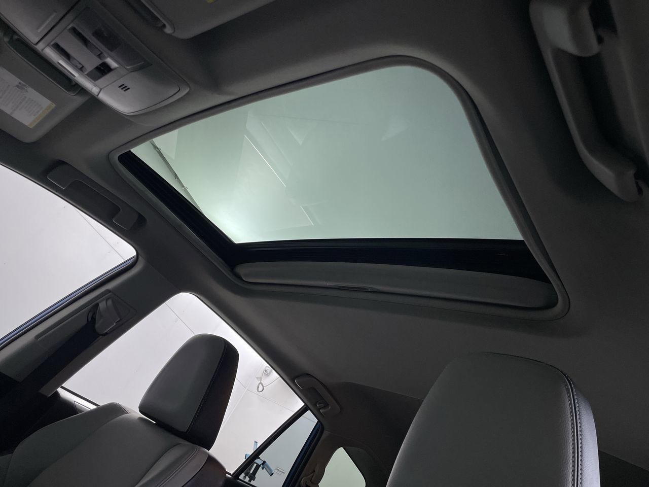 Used 2018 Toyota RAV4 Limited w/ All Weather Liner Package image 20