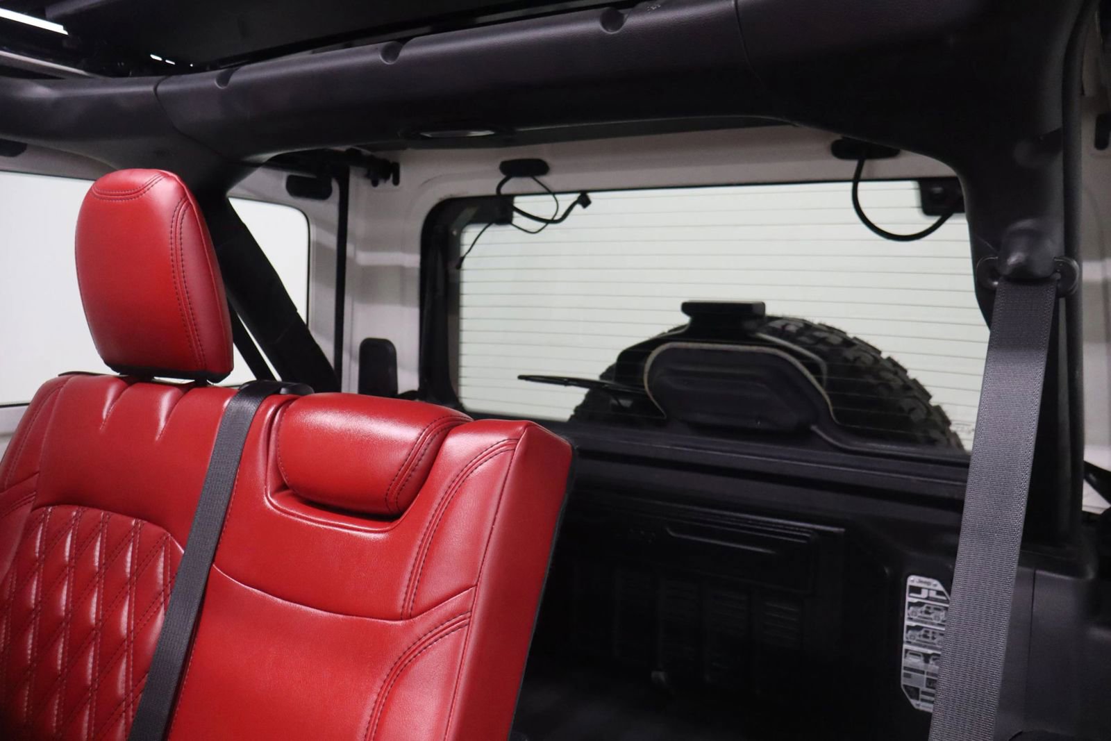 Used 2019 Jeep Wrangler Unlimited Sahara w/ Quick Order Package 24M Moab AWD/4WD image 24
