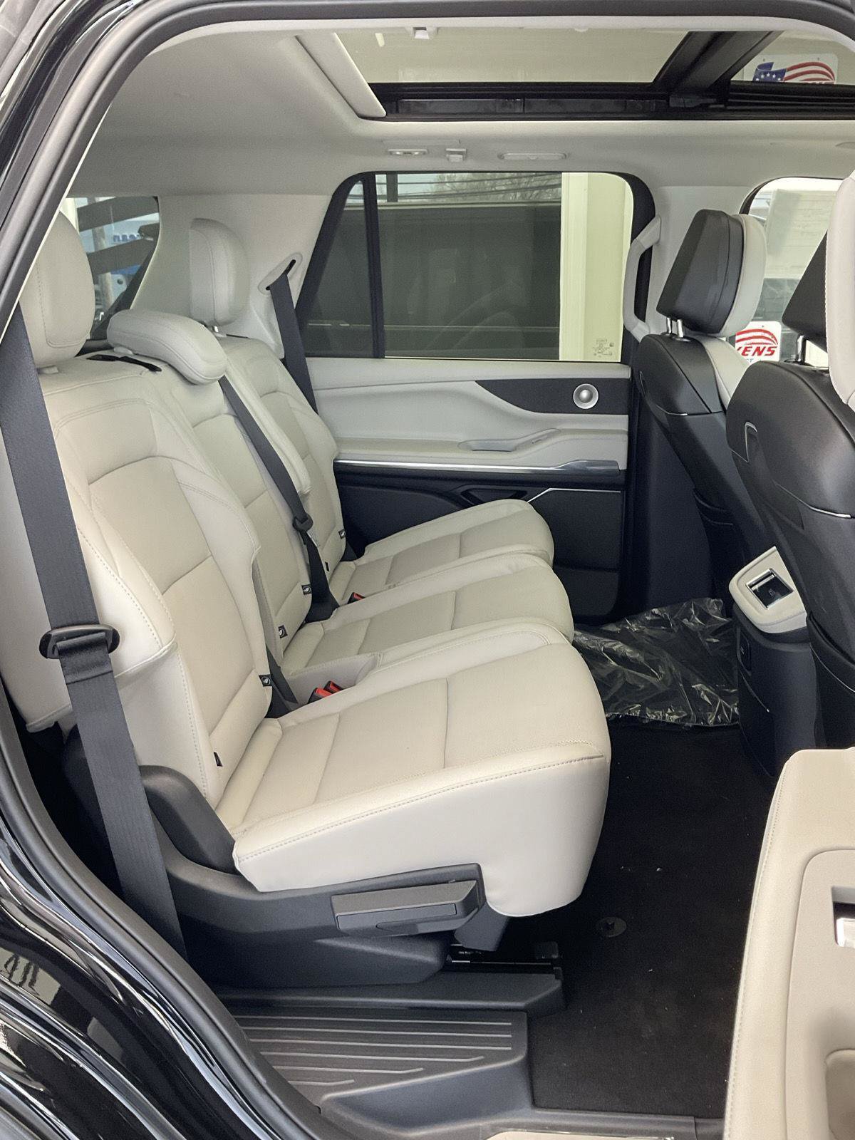 New 2026 Lincoln Navigator Reserve AWD/4WD image 14