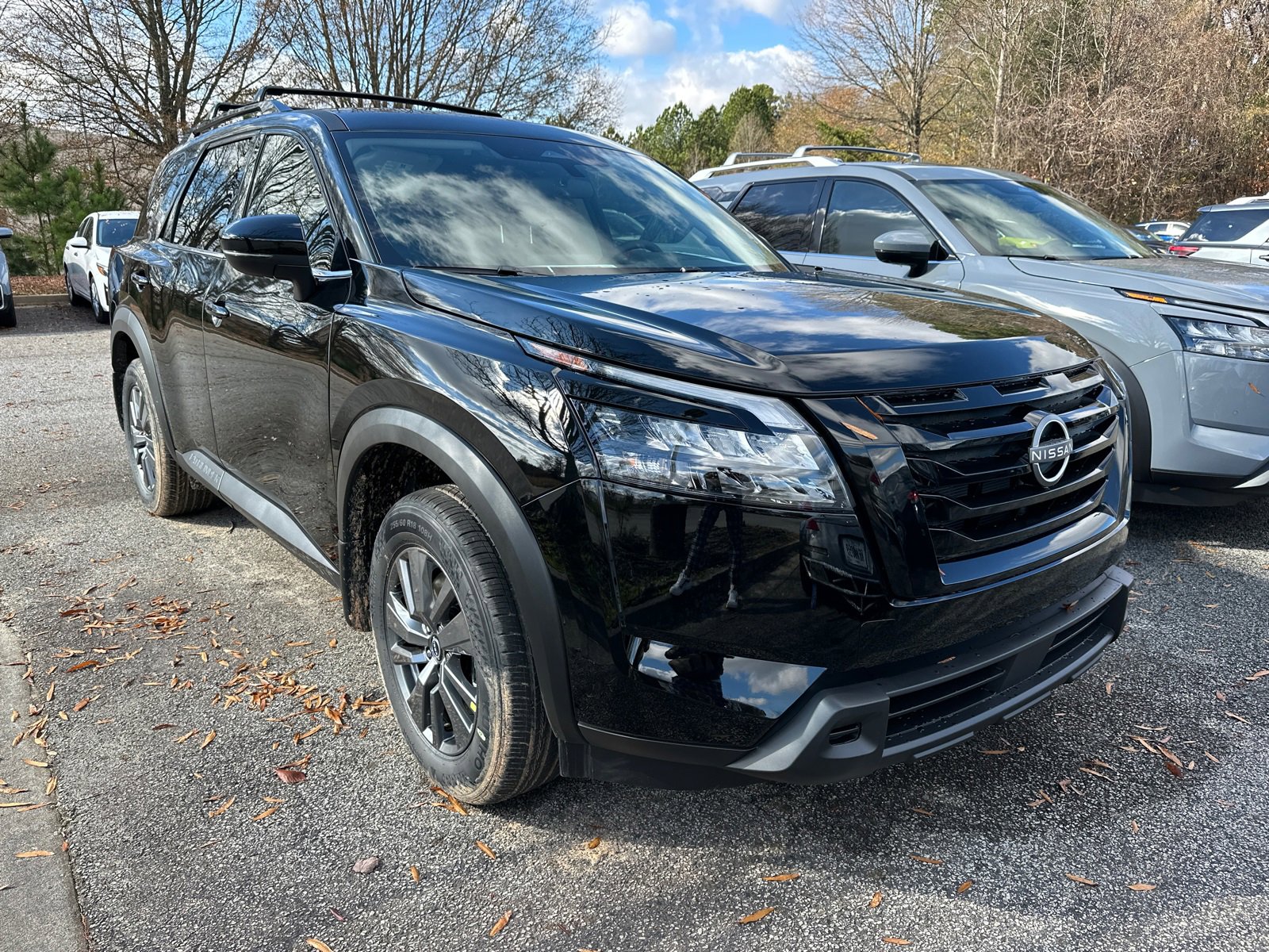 New 2025 Nissan Pathfinder SV w/ Black Appearance Package image 3