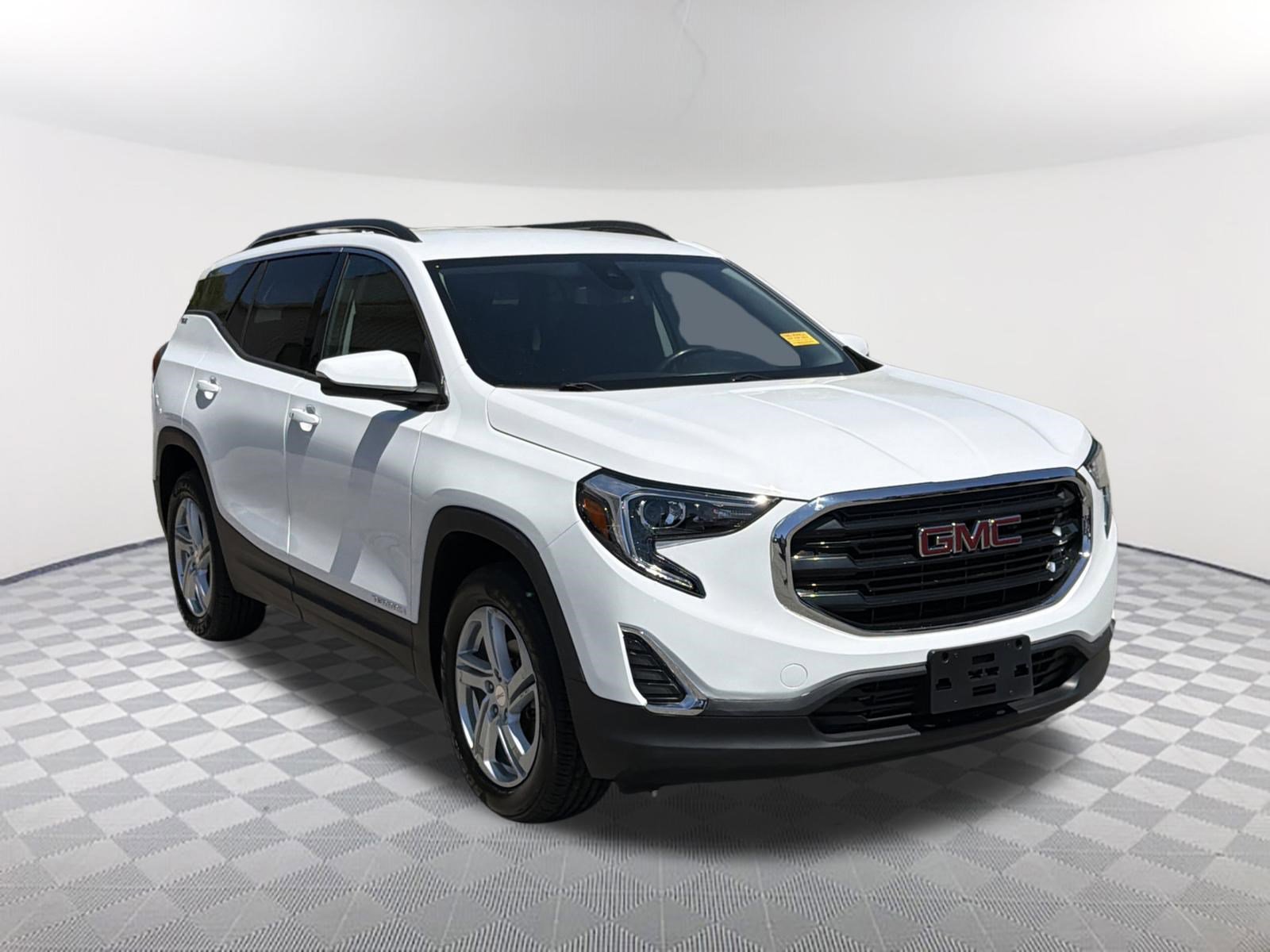 Used 2020 GMC Terrain SLE w/ Driver Convenience Package image 3
