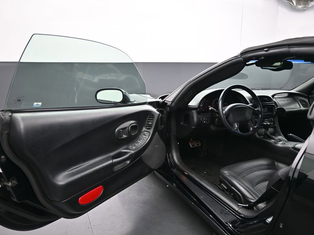 Used 2003 Chevrolet Corvette Convertible w/ Preferred Equipment Group1 image 16