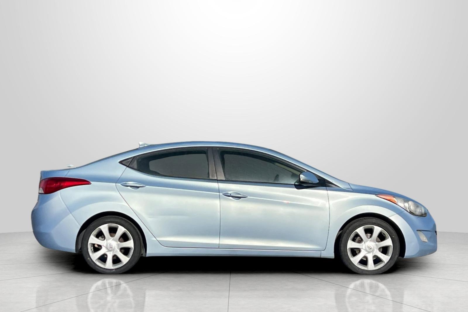 Used 2012 Hyundai Elantra Limited w/ Technology Pkg 5 image 3
