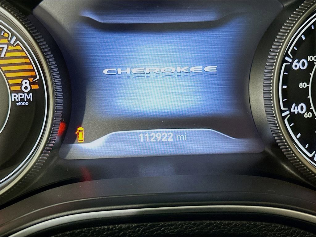 Used 2019 Jeep Cherokee Limited image 12