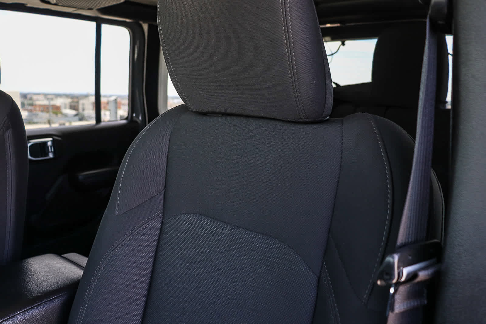 Used 2018 Jeep Wrangler Unlimited Sport S AWD/4WD image 29