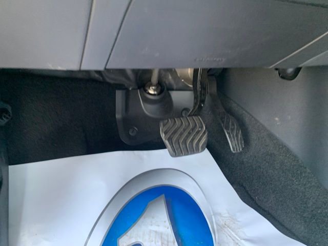 Used 2025 Nissan Rogue SV image 14