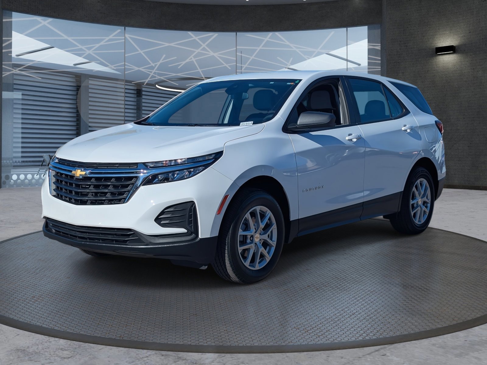 Used 2024 Chevrolet Equinox LS image 2