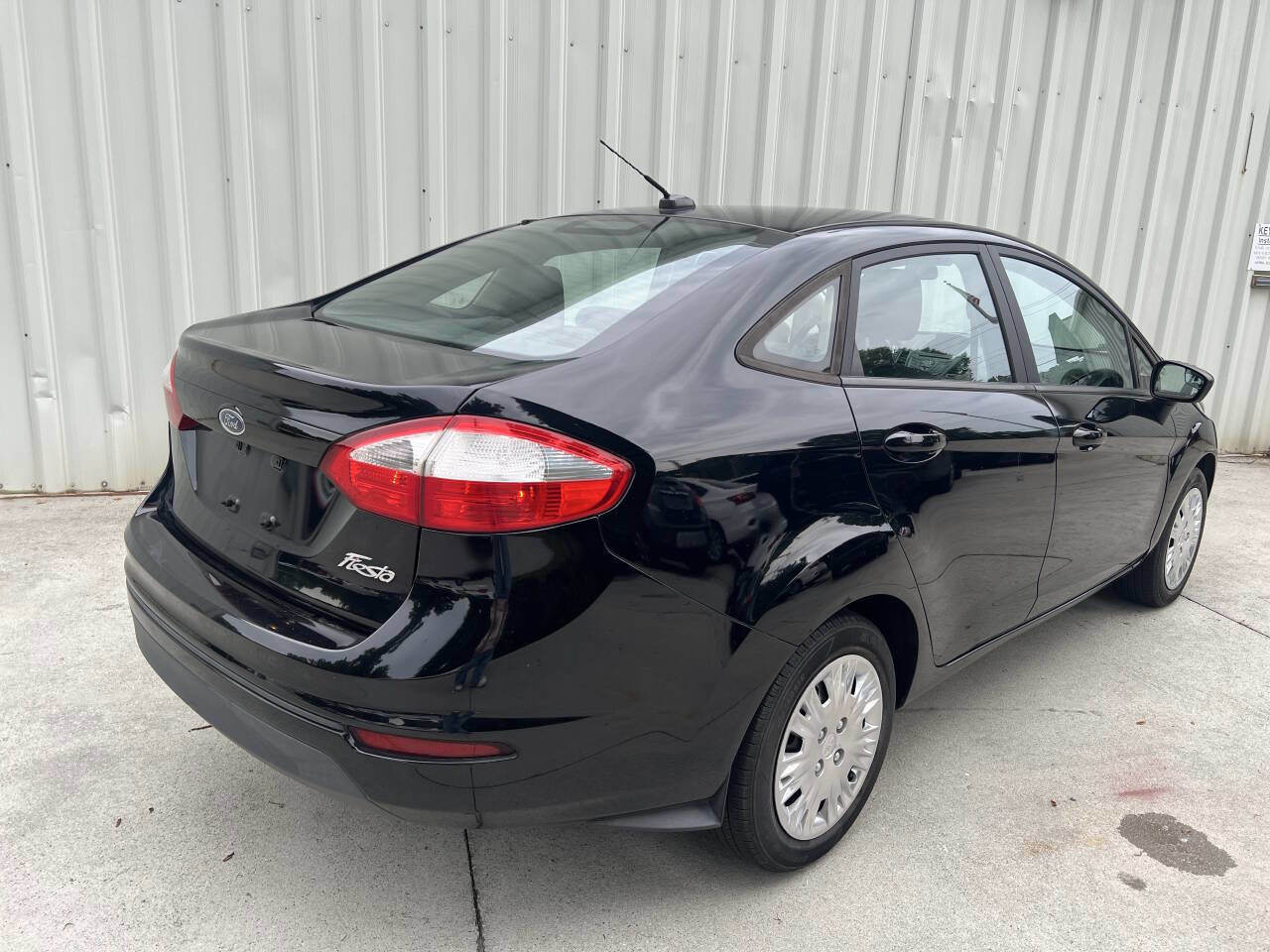 Used 2016 Ford Fiesta S FWD image 3