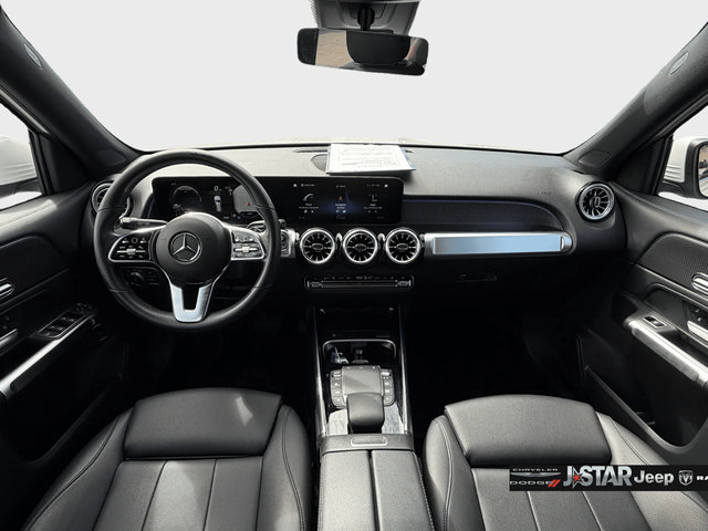 Used 2023 Mercedes-Benz EQB 300 4MATIC image 9