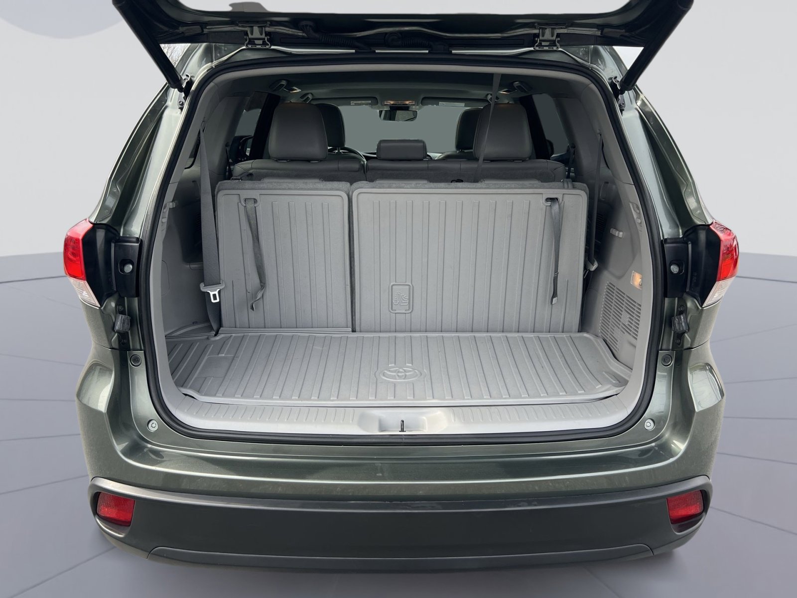 Used 2017 Toyota Highlander XLE image 27