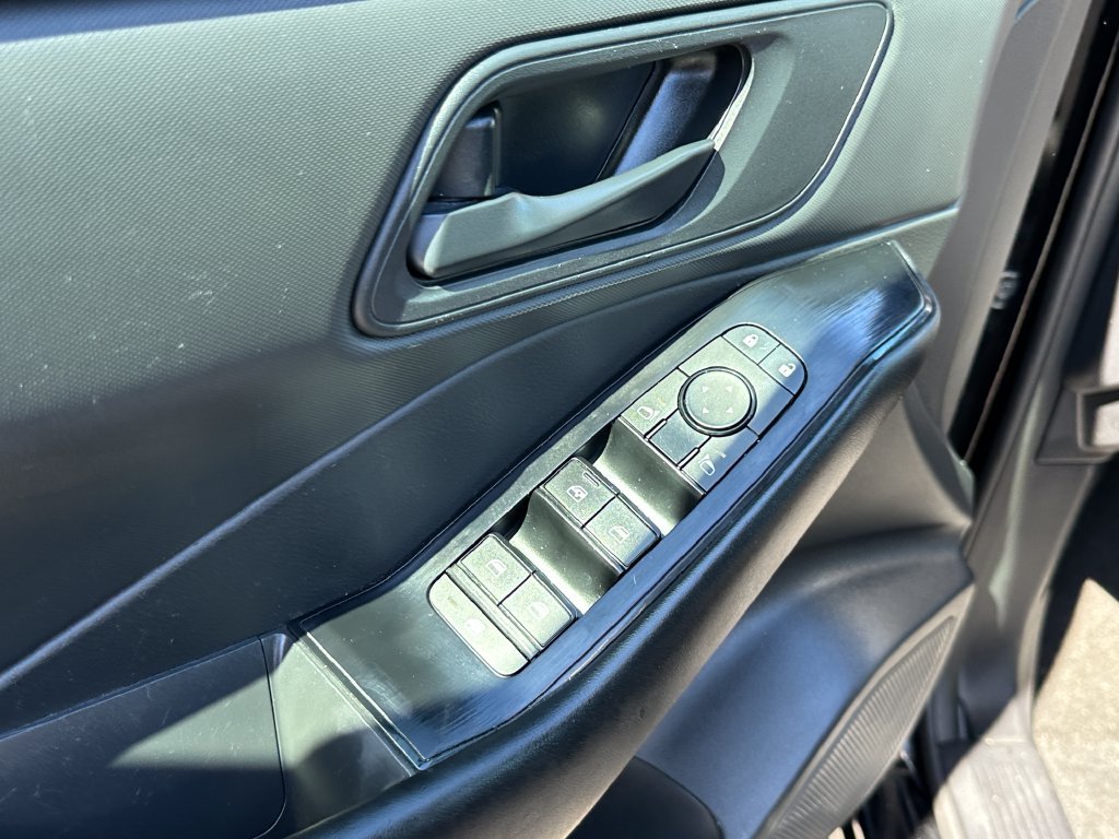 Used 2024 Nissan Rogue S FWD image 20