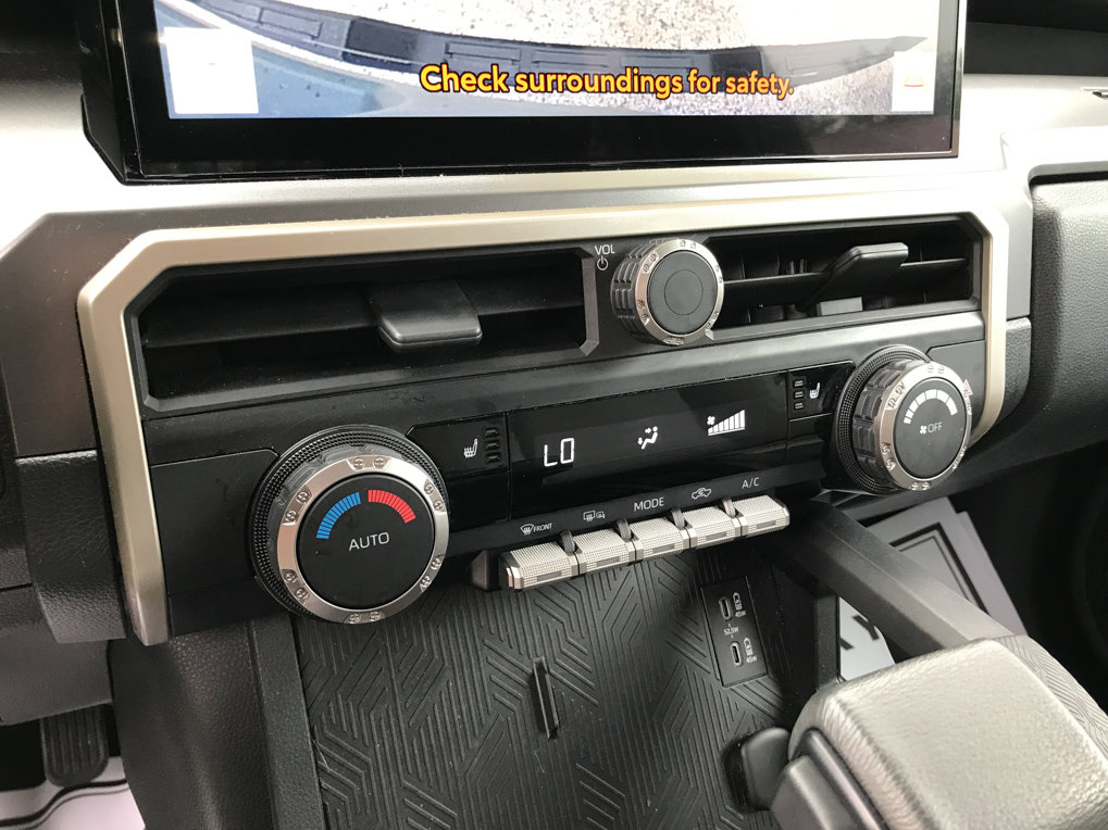 Used 2024 Toyota Tacoma TRD Off-Road AWD/4WD image 19