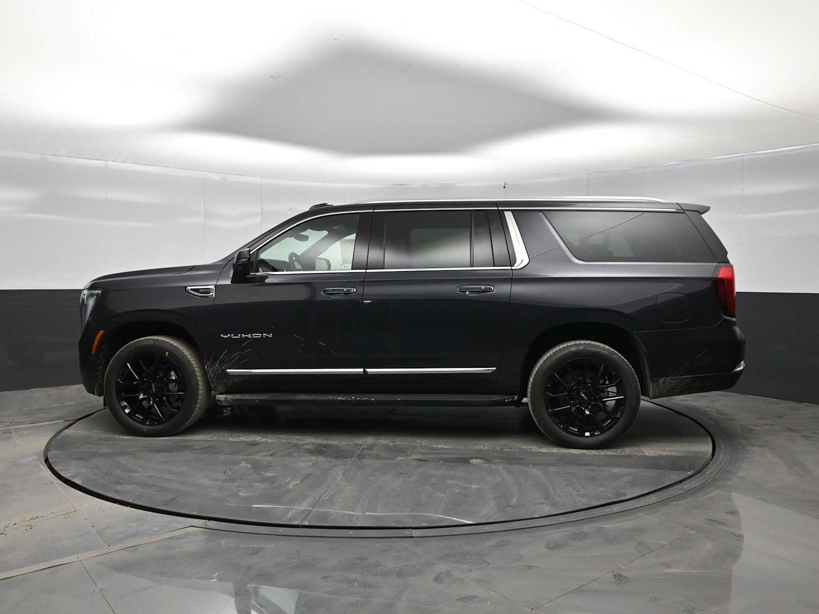 New 2026 GMC Yukon XL Elevation w/ Elevation Premium Package image 5