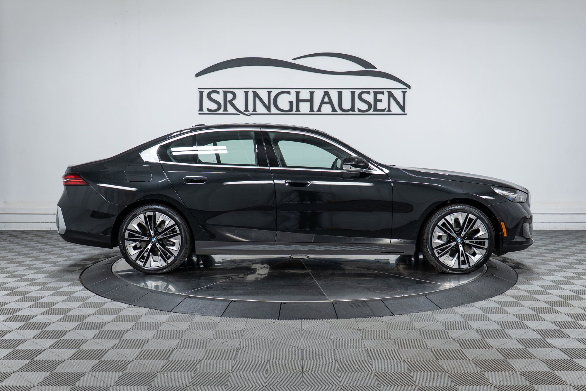 New 2026 BMW 530i xDrive w/ Premium Package image 4