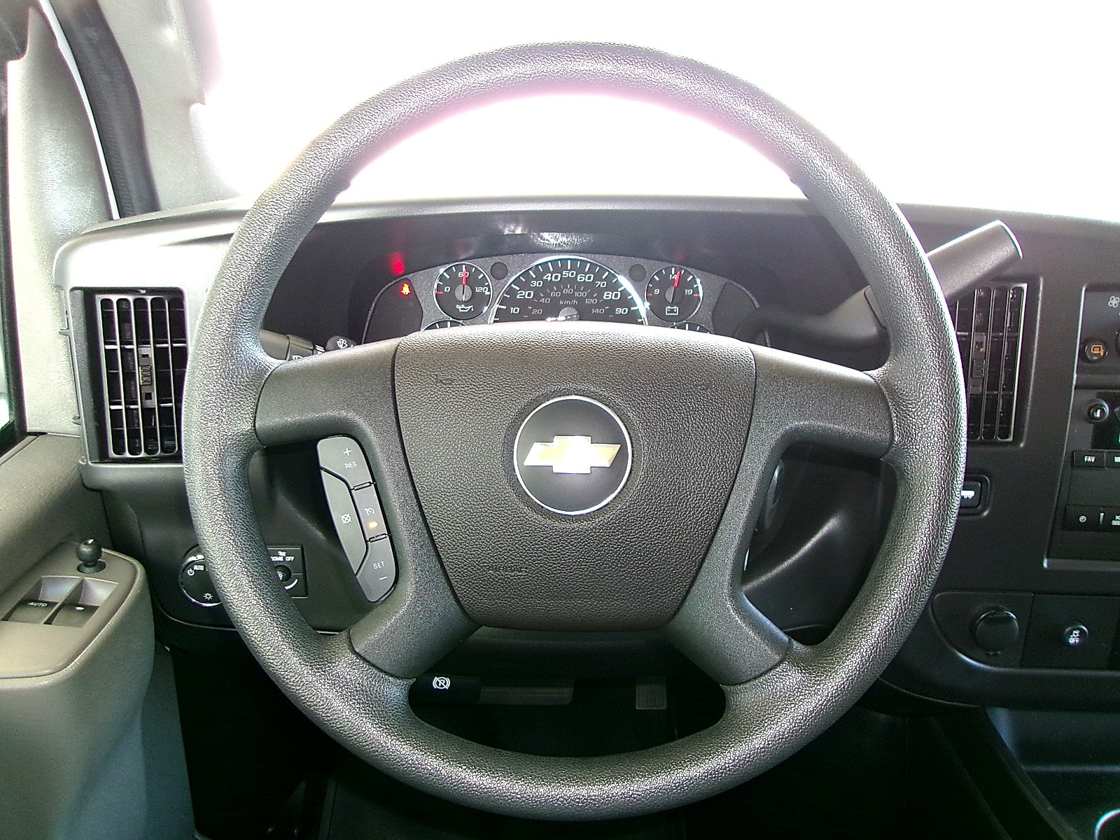 Used 2024 Chevrolet Express 3500 LT w/ LT Preferred Equipment Group RWD image 10