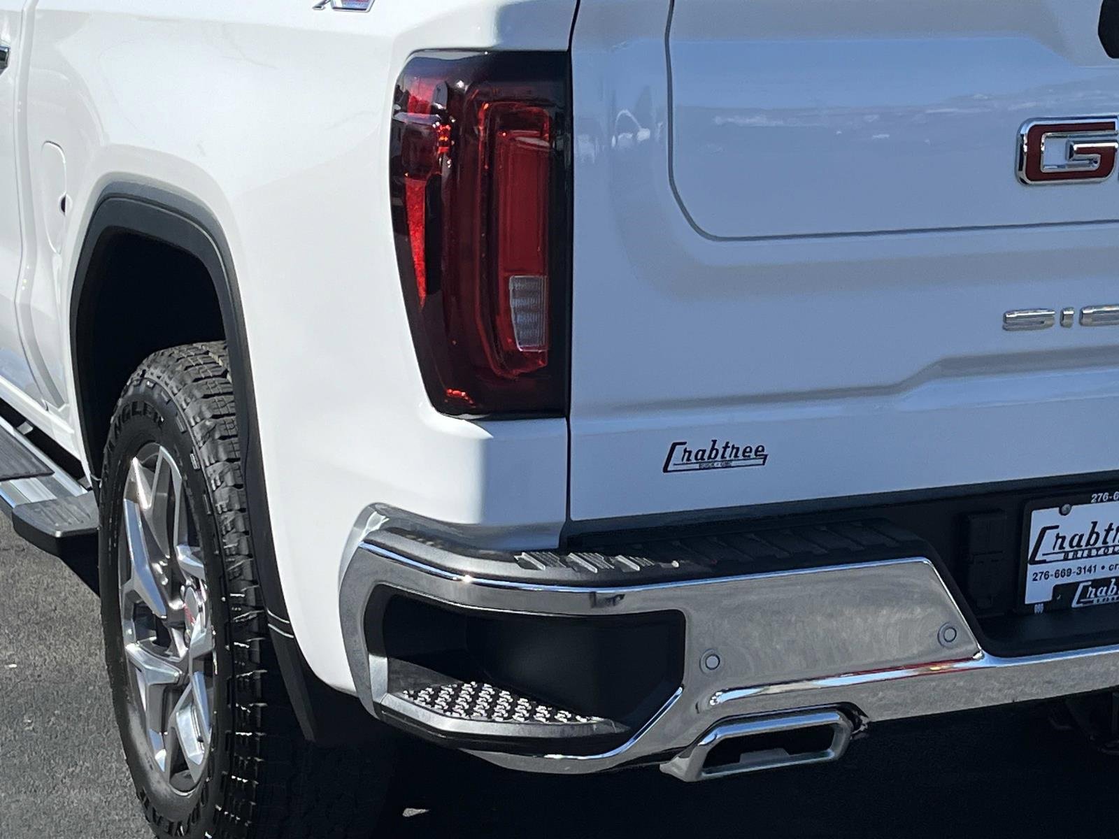 New 2026 GMC Sierra 1500 SLT w/ SLT Premium Plus Package image 6