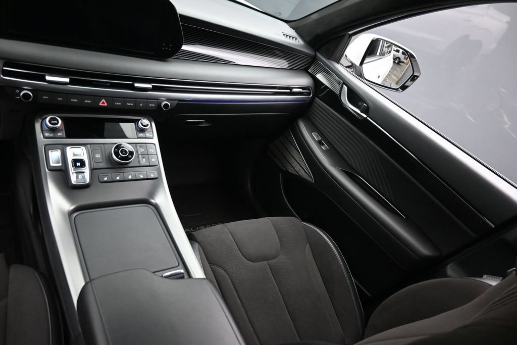 Certified 2025 Hyundai Palisade Calligraphy AWD/4WD image 15
