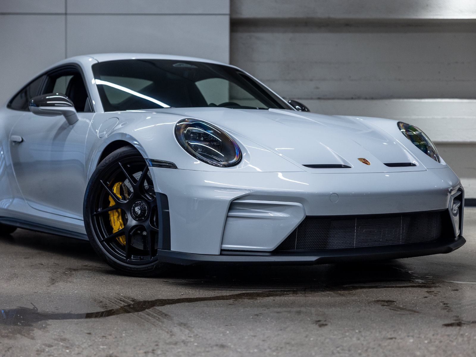 Certified 2026 Porsche 911 GT3 w/ Lightweight Package In Black RWD image 15