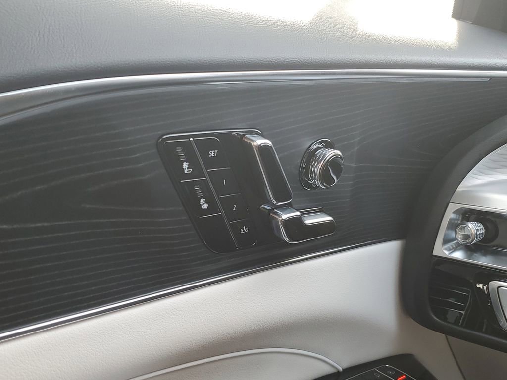 New 2026 Cadillac Lyriq Luxury image 23