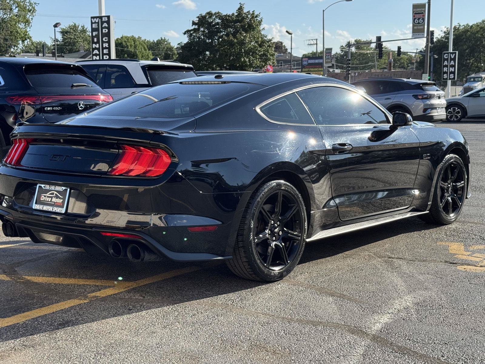 Used 2018 Ford Mustang GT Premium w/ Black Accent Package RWD image 7