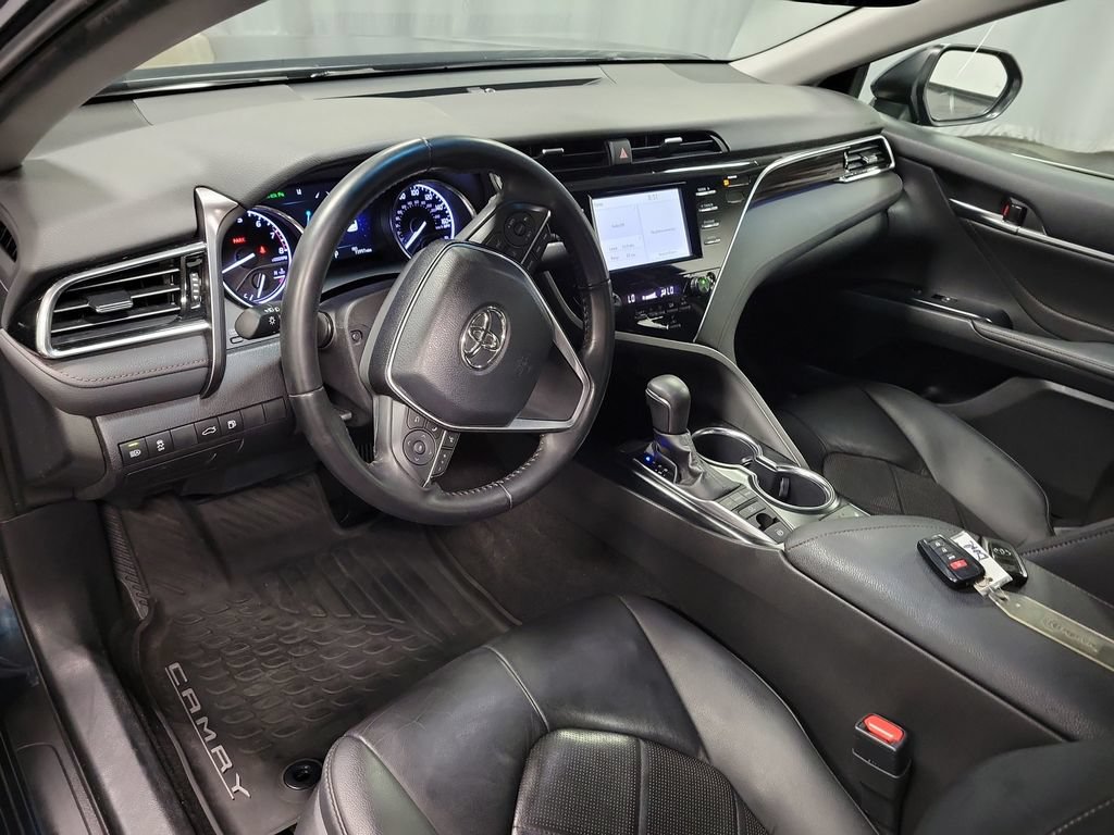 Used 2018 Toyota Camry XLE FWD image 16