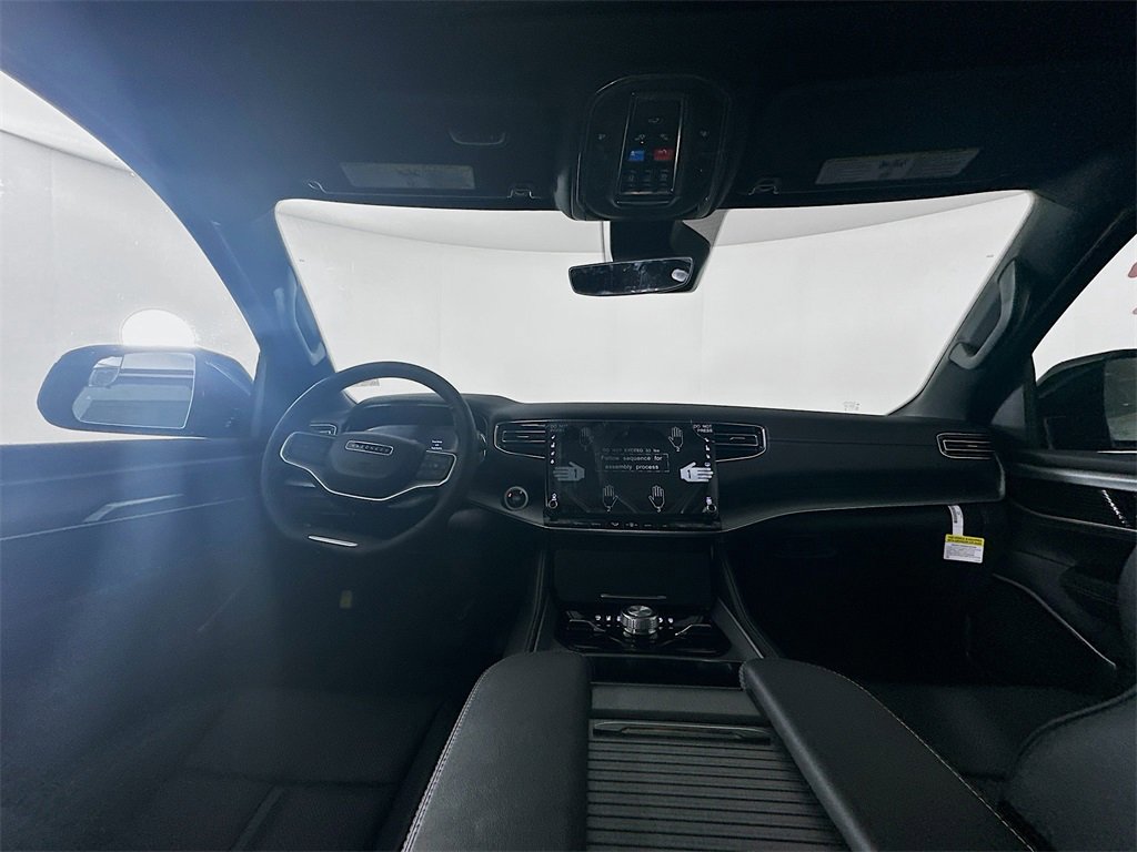 New 2025 Jeep Wagoneer L Series III image 9