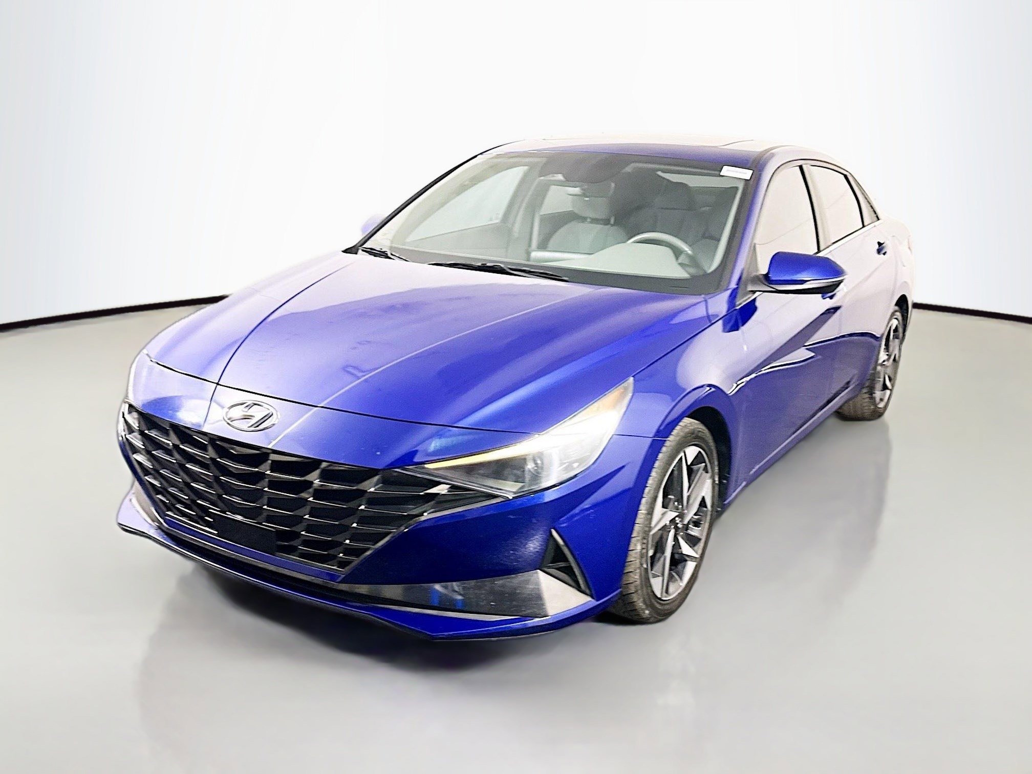 Used 2021 Hyundai Elantra SEL w/ Convenience + Premium Package image 4