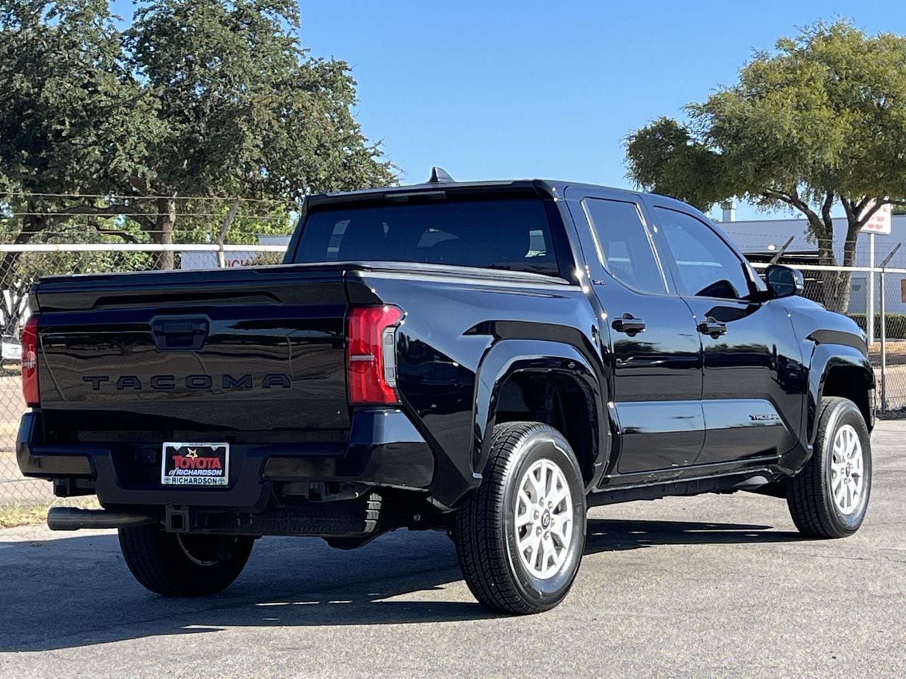 Used 2025 Toyota Tacoma SR5 RWD image 4