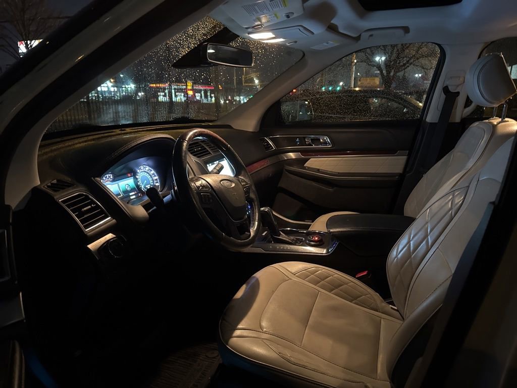 Used 2017 Ford Explorer Platinum image 5