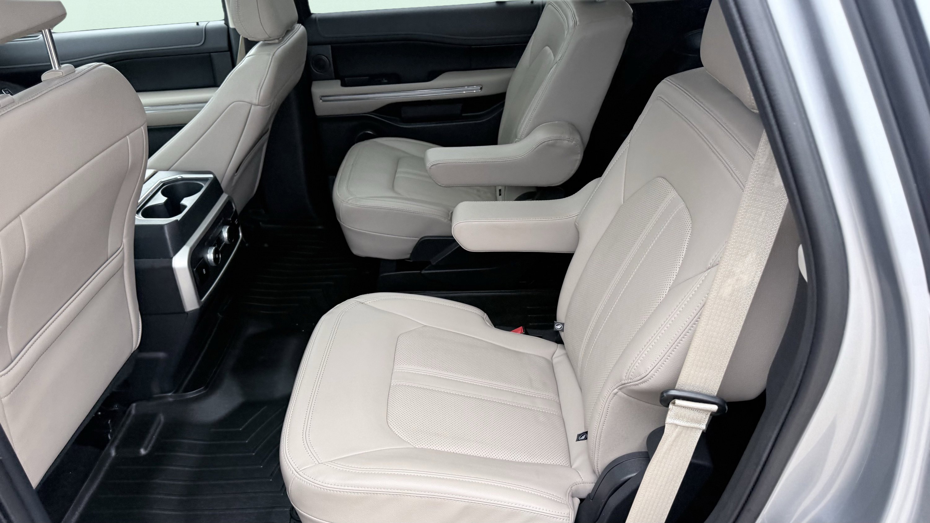Used 2023 Ford Expedition Limited RWD image 38