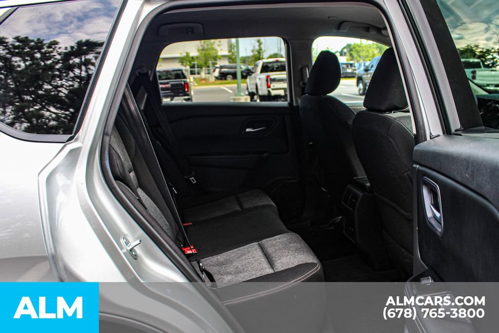 Used 2024 Nissan Rogue SV AWD/4WD image 18