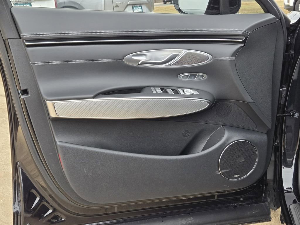 Used 2023 Genesis GV70 2.5T w/ Sport Prestige Package image 15