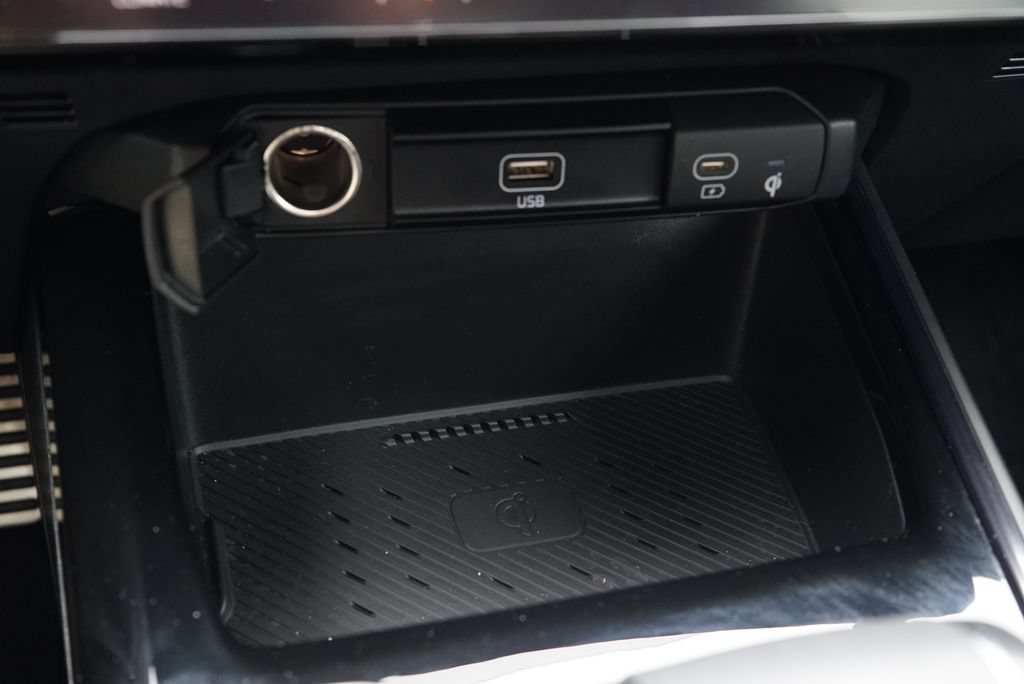 Used 2025 Kia Niro EX Touring FWD image 15