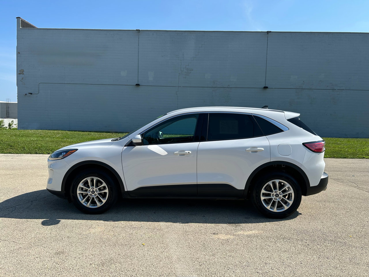 Used 2021 Ford Escape SE w/ Cold Weather Package image 4