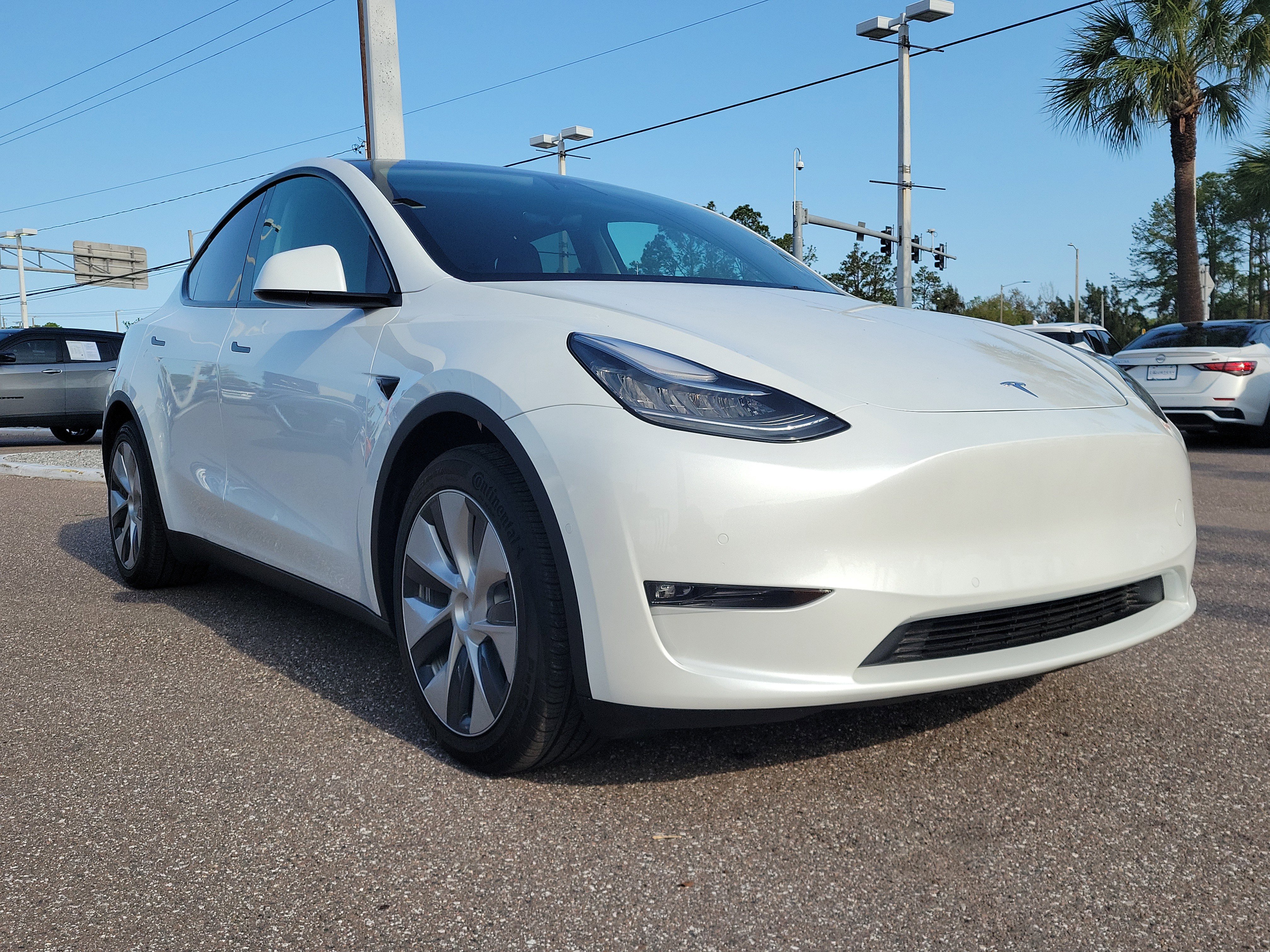 Used 2021 Tesla Model Y Long Range image 2