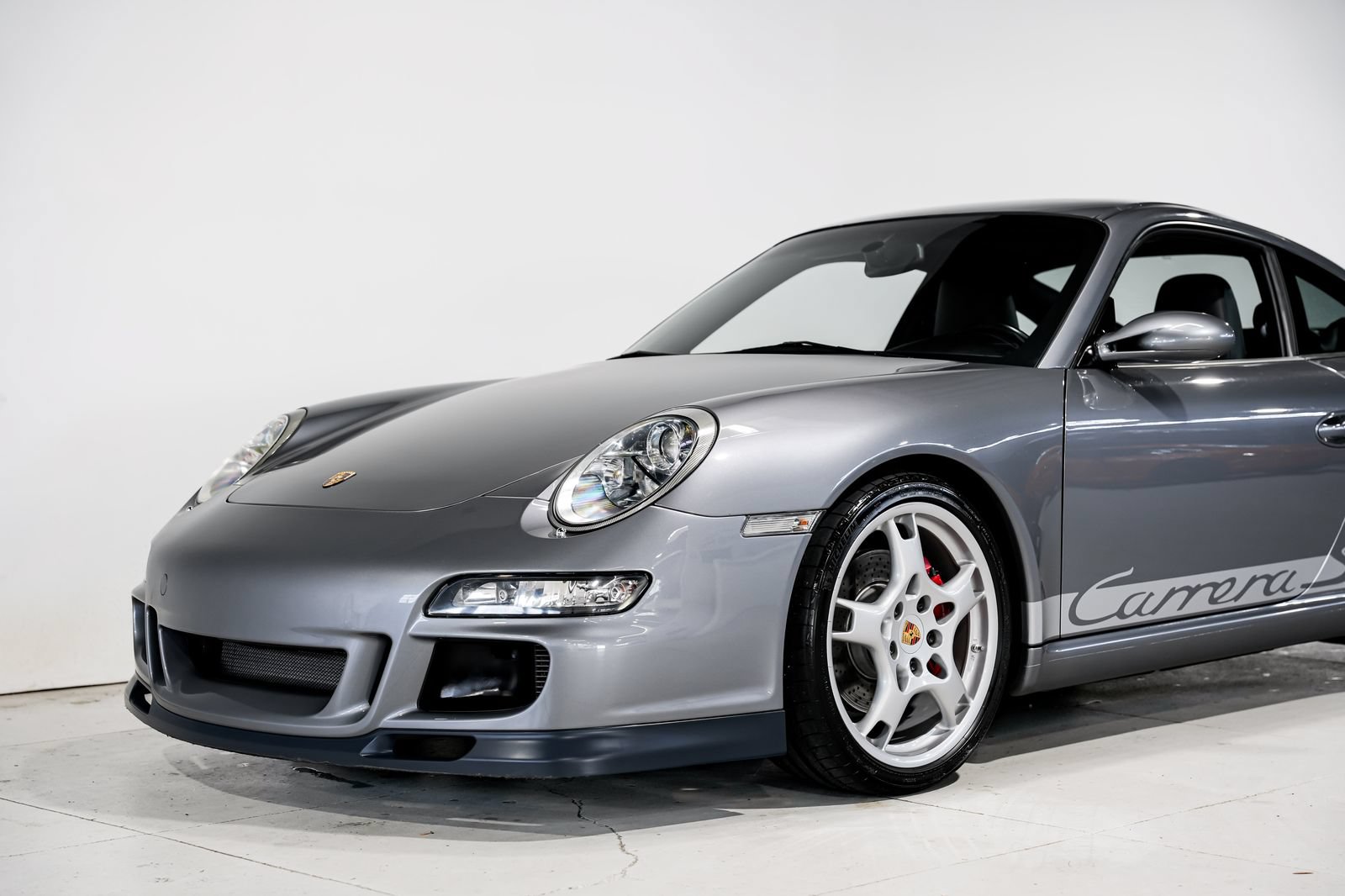 Used 2005 Porsche 911 Carrera S RWD image 28
